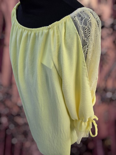 Luchtige Top Kanten Details Geel Luchtige Top Kanten Details Geel